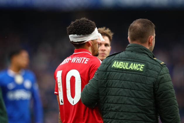 Premier League: Chelsea v Nottingham Forest LONDON, UK - 4th May 2026: A bandaged and bloodied Morgan Gibbs-White of Nottingham Forest is forced off after a clash of heads with Robert Sanchez of Chelsea during the Premier League match between Chelsea FC and Nottingham Forest FC at Stamford Bridge London Stamford Bridge England United Kingdom Copyright: xCraigxMercerx xPeakxActionxPhotosx