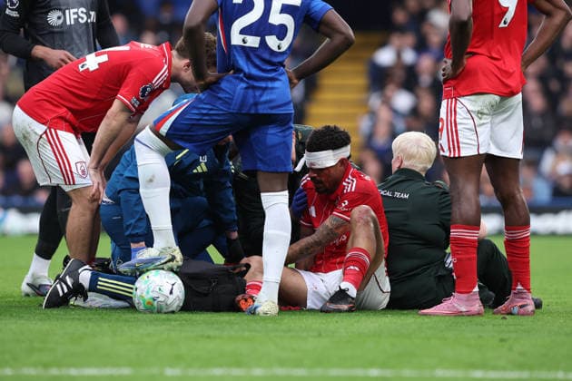 4th May 2026; Stamford Bridge, Chelsea, London, England: Premier League Football, Chelsea versus Nottingham Forest; Morgan Gibbs-White of Nottingham Forest being treated after a head collision with goalkeeper Robert Sanchez of Chelsea KatiexChan
