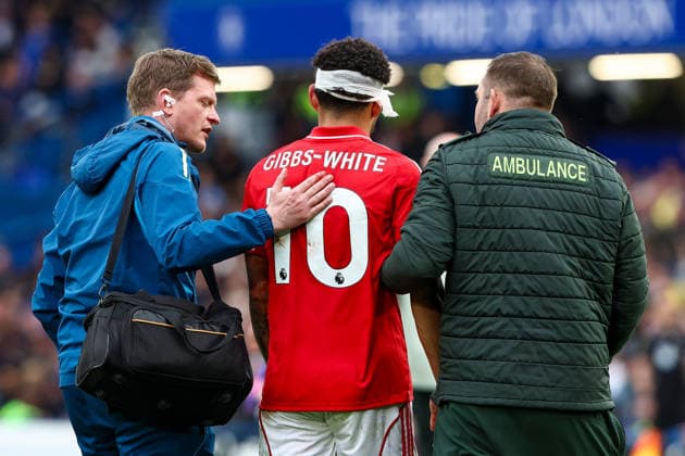 Chelsea v Nottingham Forest, Premier League Morgan Gibbs-White of Nottingham Forest, head bleeding and bandaged leaves the field of play during the Chelsea v Nottingham Forest Premier League match at Stamford Bridge, London, England on 4 May 2026 Credit: Ian Stephen Every Second Media Editorial use only. All images are copyright Every Second Media Limited. No images may be reproduced without prior permission. All rights reserved. Premier League and Football League images are subject to licensing agreements with Football DataCo Limited. see https: www.football-dataco.com Copyright: xIMAGO EveryxSecondxMediax ESM-1973-0082 IanxStephenx xEveryxSecondxMediax