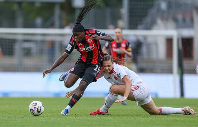 GER, Frankfurt, Eintracht Frankfurt vs FC Nürnberg, Google Pixel Bundesliga, Fussball, DFB, Spielzeit 2025 2026, Stadion am Brentanobad, 24. Spieltag im Bild v.l.: Nicole Anyomi (Eintracht Frankfurt Frauen 19), Leia Varley (1. FC Nürnberg Frauen 7), Zweikampf DFB DFL REGULATIONS PROHIBIT ANY USE OF PHOTOGRAPHS AS IMAGE SEQUENCES AND OR QUASI-VIDEO, 04.05.2026 Copyright: HMBxMedia HendrikxHamelau