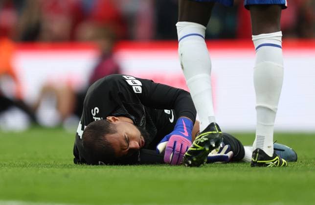 Premier League - Chelsea v Nottingham Forest LONDON, ENGLAND, MAY 04: Robert Sanchez of Chelsea goes down injured and is substituted off the pitch with a head injury during the Premier League match between Chelsea v Nottingham Forest at Stamford Bridge Stadium, London, England, on May 4. (Photo by Daniel Weir) London Stamford Bridge STadium England Copyright: xDanielxWeir SportsxPressxPhotox Sportspressphoto_SPR141849