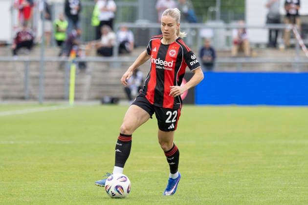 Google Pixel Frauen Bundesliga: Eintracht Frankfurt - 1. FC Nürnberg, 04.05.2026 Nadine Riesen (Eintracht Frankfurt 22) am Ball, Freisteller, Portrait Porträt, Eintracht Frankfurt - 1. FC Nürnberg, Frankfurt, Stadion am Brentanobad, 4.5.2026 Copyright: xBEAUTIFULxSPORTS Gawlikx