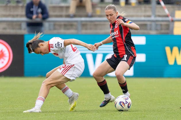 Google Pixel Frauen Bundesliga: Eintracht Frankfurt - 1. FC Nürnberg, 04.05.2026 Nastassja Lein (1. FC Nürnberg 24) & Elisa Senß Senss (Eintracht Frankfurt 6) im Zwiekampf um den Ball, Eintracht Frankfurt - 1. FC Nürnberg, Frankfurt, Stadion am Brentanobad, 4.5.2026 Copyright: xBEAUTIFULxSPORTS Gawlikx