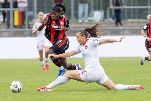 Google Pixel Frauen Bundesliga: Eintracht Frankfurt - 1. FC Nürnberg, 04.05.2026 Leia Varley (1. FC Nürnberg 7) & Nicole Anyomi (Eintracht Frankfurt 19) im Zwiekampf um den Ball, Eintracht Frankfurt - 1. FC Nürnberg, Frankfurt, Stadion am Brentanobad, 4.5.2026 Copyright: xBEAUTIFULxSPORTS Gawlikx
