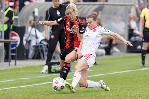 Google Pixel Frauen Bundesliga: Eintracht Frankfurt - 1. FC Nürnberg, 04.05.2026 Nadine Riesen (Eintracht Frankfurt 22) & Nastassja Lein (1. FC Nürnberg 24) im Zwiekampf um den Ball, Eintracht Frankfurt - 1. FC Nürnberg, Frankfurt, Stadion am Brentanobad, 4.5.2026 Copyright: xBEAUTIFULxSPORTS Gawlikx