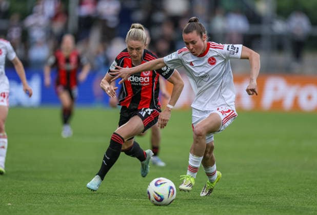 GER, Frankfurt, Eintracht Frankfurt vs FC Nürnberg, Google Pixel Bundesliga, Fussball, DFB, Spielzeit 2025 2026, Stadion am Brentanobad, 24. Spieltag im Bild v.l.: Rebecka Blomqvist (Eintracht Frankfurt Frauen 28), Julia Pollak (1. FC Nürnberg Frauen 22), Zweikampf DFB DFL REGULATIONS PROHIBIT ANY USE OF PHOTOGRAPHS AS IMAGE SEQUENCES AND OR QUASI-VIDEO, 04.05.2026 Copyright: HMBxMedia HendrikxHamelau