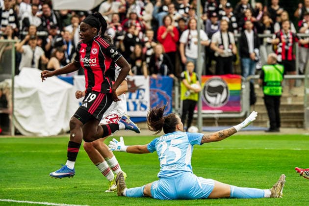 Deutschland: Fussball Google Pixel Frauen-Bundesliga 2025 2026 , 24. Spieltag - Eintracht Frankfurt Frauen vs 1. FC Nürnberg Frauen - Stadion Am Brentanobad (Frankfurt) : Nicole Anyomi (Eintracht Frankfurt Frauen, 19) Tor, Schuss Copyright: xBennetxLongx