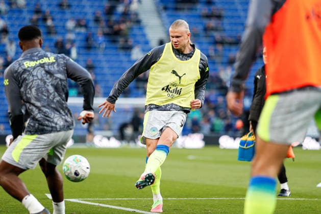 Everton v Manchester City Premier League Erling Haaland of Manchester City warms up before the Premier League match at the Hill Dickinson Stadium, Liverpool 04 05 2026 UK Newspapers OUT Copyright: xMaxxTomlinsonx FIL-23391-0011