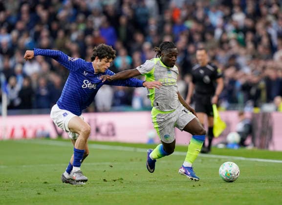 Liverpool, England, 4th May 2026. Merlin Röhl of Everton tackles Jeremy Doku of Manchester City during the Everton vs Manchester City Premier League match at Hill Dickinson Stadium, Liverpool. Picture credit should read: Andrew Yates Sportimage EDITORIAL USE ONLY. No use with unauthorised audio, video, data, fixture lists, club league logos or live services. Online in-match use limited to 120 images, no video emulation. No use in betting, games or single club league player publications. SPI_012_AY_Everton_Man_City SPI-4779-0012