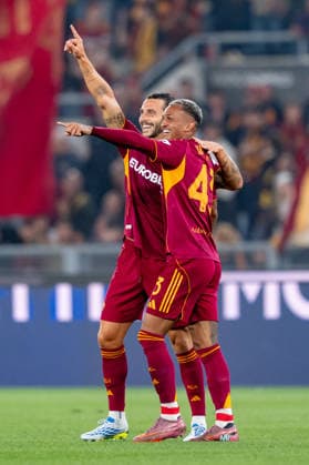 AS Roma v ACF Fiorentina - Serie A Enilive Franca Wesley of AS Roma celebrates with Mario Hermoso after scoring second goal during the serie Serie A Enilive match between AS Roma and ACF Fiorentina at Stadio Olimpico on May 4, 2026 in Rome, Italy Rome Stadio Olimpico Lazio Italy Copyright: xGiuseppexMaffiax 260504_SerieA_Roma-Fiorentina_GM_02020