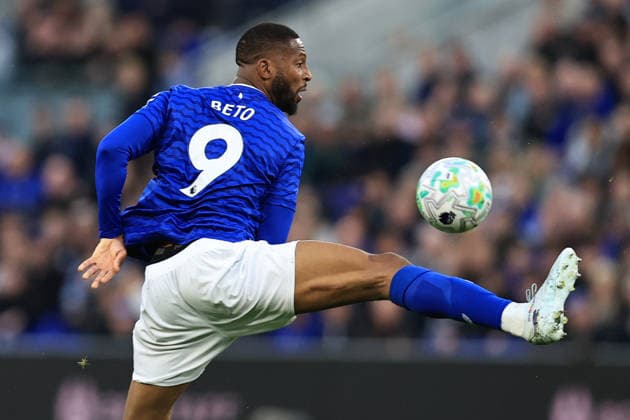 4th May 2026; Hill Dickinson Stadium, Liverpool, England; Premier League Football, Everton versus Manchester City; Beto of Everton stretches to control the ball DavidxBlunsden