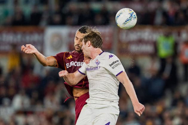 AS Roma v ACF Fiorentina - Serie A Enilive Mario Hermoso of AS Roma and Marco Brescianini of ACF Fiorentina compete for the ball during the serie Serie A Enilive match between AS Roma and ACF Fiorentina at Stadio Olimpico on May 4, 2026 in Rome, Italy Rome Stadio Olimpico Lazio Italy Copyright: xGiuseppexMaffiax 260504_SerieA_Roma-Fiorentina_GM_03528