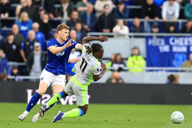 4th May 2026; Hill Dickinson Stadium, Liverpool, England; Premier League Football, Everton versus Manchester City; Jake O& x2019;Brien of Everton brings down Jeremy Doku of Manchester City DavidxBlunsden