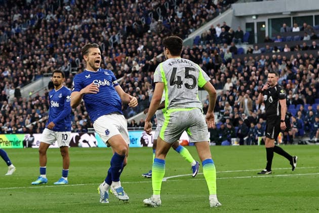 4th May 2026; Hill Dickinson Stadium, Liverpool, England; Premier League Football, Everton versus Manchester City; tempers flare between James Tarkowski of Everton and Abdukodir Khusanov of Manchester City DavidxBlunsden