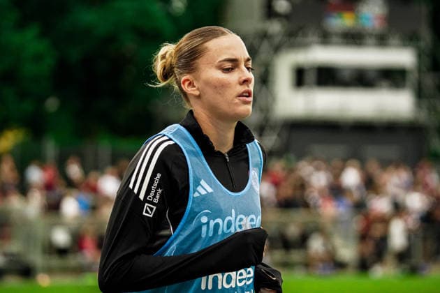 Deutschland: Fussball Google Pixel Frauen-Bundesliga 2025 2026 , 24. Spieltag - Eintracht Frankfurt Frauen vs 1. FC Nürnberg Frauen - Stadion Am Brentanobad (Frankfurt) : Laura Freigang (Eintracht Frankfurt Frauen, 10) Mimik, Stimmung, Aufwärmen Copyright: xBennetxLongx