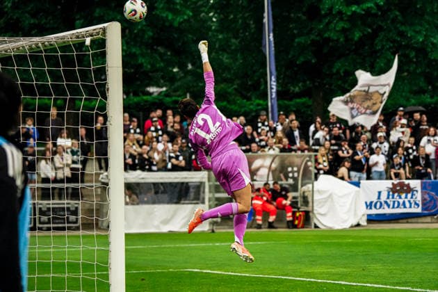 Deutschland: Fussball Google Pixel Frauen-Bundesliga 2025 2026 , 24. Spieltag - Eintracht Frankfurt Frauen vs 1. FC Nürnberg Frauen - Stadion Am Brentanobad (Frankfurt) : Lina Altenburg (Eintracht Frankfurt Frauen, 12) Parade, Torchance Copyright: xBennetxLongx