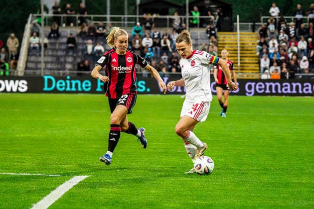Deutschland: Fussball Google Pixel Frauen-Bundesliga 2025 2026 , 24. Spieltag - Eintracht Frankfurt Frauen vs 1. FC Nürnberg Frauen - Stadion Am Brentanobad (FrankfNastassja Lein (1. FC Nürnberg Frauen, 24) am Ball, Zweikampf Copyright: xBennetxLongx