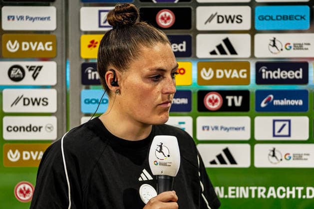 Deutschland: Fussball Google Pixel Frauen-Bundesliga 2025 2026 , 24. Spieltag - Eintracht Frankfurt Frauen vs 1. FC Nürnberg Frauen - Stadion Am Brentanobad (FrankfuIsabel Bauer (Trainer, Trainerin, 1. FC Nürnberg Frauen) Interview, Mimik Copyright: xBennetxLongx