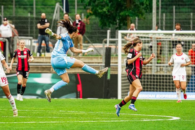 Deutschland: Fussball Google Pixel Frauen-Bundesliga 2025 2026 , 24. Spieltag - Eintracht Frankfurt Frauen vs 1. FC Nürnberg Frauen - Stadion Am Brentanobad (Frankfurt) : Lourdes Romero (1. FC Nürnberg Frauen, 25) Copyright: xBennetxLongx