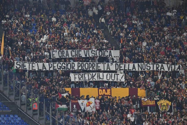 Foto IPP Roberto Ramaccia Roma 4 5 2026 Campionato di Calcio Serie A 2025 2026 Roma vs Fiorentina Nella foto Roma’s fans show a banner against Fredkin president of as roma Italy Photo Press - World Copyright Roma italy Italia ITALY  Copyright: xR4924_italyphotopressx