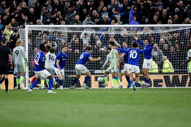Everton v Manchester City Premier League Everton score their teams second goal during the Premier League match at the Hill Dickinson Stadium, Liverpool 04 05 2026 UK Newspapers OUT Copyright: xMaxxTomlinsonx FIL-23391-0052