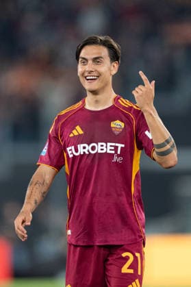AS Roma v ACF Fiorentina - Serie A Enilive Paulo Dybala of AS Roma gestures during the serie Serie A Enilive match between AS Roma and ACF Fiorentina at Stadio Olimpico on May 4, 2026 in Rome, Italy Rome Stadio Olimpico Lazio Italy Copyright: xGiuseppexMaffiax 260504_SerieA_Roma-Fiorentina_GM_08433