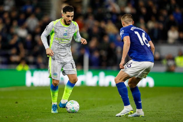 Everton v Manchester City Premier League Vitaliy Mykolenko of Everton and Rayan Cherki of Manchester City during the Premier League match at the Hill Dickinson Stadium, Liverpool 04 05 2026 UK Newspapers OUT Copyright: xMaxxTomlinsonx FIL-23391-0056