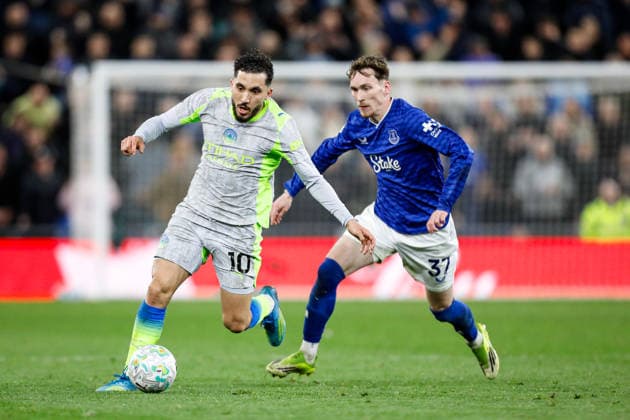 Everton v Manchester City Premier League James Garner of Everton and Rayan Cherki of Manchester City during the Premier League match at the Hill Dickinson Stadium, Liverpool 04 05 2026 UK Newspapers OUT Copyright: xMaxxTomlinsonx FIL-23391-0061