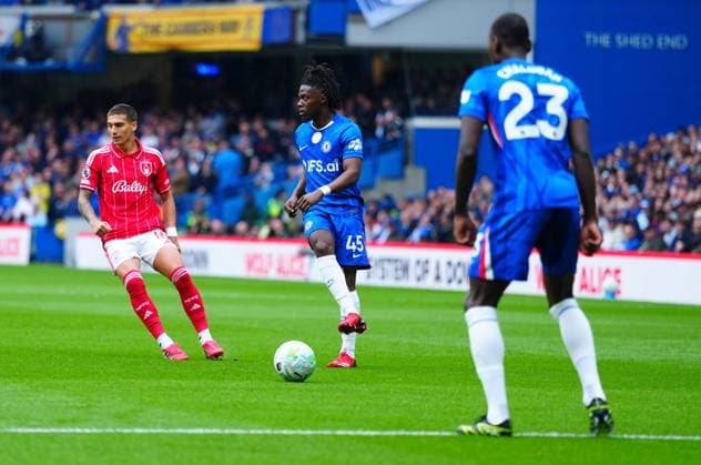 Romeo Lavia of Chelsea plays the ball back to Trevoh Chalobah Chelsea v Nottingham Forest, Premier League, Football, Stamford Bridge, London , UK - 04 May 2026London Stamford Bridge United Kingdom EDITORIAL USE ONLY No use with unauthorised audio, video, data, fixture lists, club league logos or live services. Online in-match use limited to 120 images, no video emulation. No use in betting, games or single club league player publications. Copyright: xJavierxGarcia Shutterstockx 16854610cj