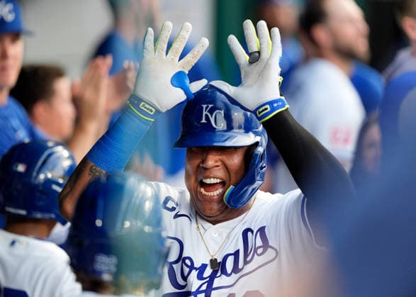 MLB, Baseball Herren, USA 2026; Guardians Vs Royals March 30th May 04, 2026: Kansas City Royals catcher Salvador Perez (13) celebrates scoring against the Guardians at Kauffman Stadium Kansas City, Missouri. Jon Robichaud CSM. (Credit Image: Â Jon Robichaud Cal Media) Kansas City Missouri United States EDITORIAL USE ONLY Copyright: xx ZUMA-20260504_zma_c04_009.jpg JonxRobichaudx csmphotothree489538