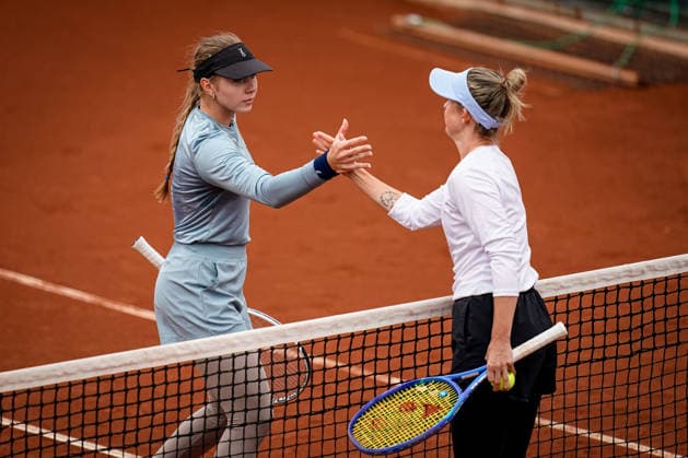 WTA125 Istanbul Open - Day Three Storm Hunter of Australia and Polina Iatcenko shake hands after their round of 32 match during the Istanbul Open at the Turkish Tennis Federation Training Center in Istanbul, Turkey, on May 4, 2026. Istanbul Istanbul Turkey  Copyright: xYagizxGurtugx originalFilename:gurtug-wta125is260504_nplig.jpg