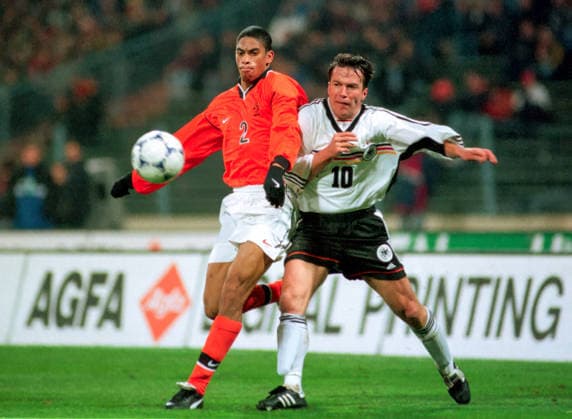 Football, International Friendly, Länderspiel, Nationalmannschaft match 18.11.1998, Germany vs Netherlands 1:1 Lothar MATTHAEUS (GER) , Michael REIZIGER (NED) *** Football, international friendly match 18 11 1998, Germany vs Netherlands 1 1 Lothar MATTHAEUS GER , Michael REIZIGER NED