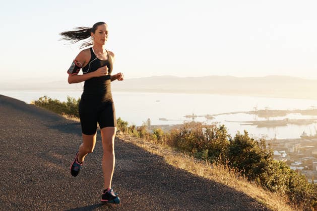Its a beautiful morning for a run. a young woman listening to music while she runs outdoors (License=RF) 19976947 ,model released, Symbolfoto  Copyright: xZoonar.com YurixArcursx 19976947 ,model released, Symbolfoto ,property released