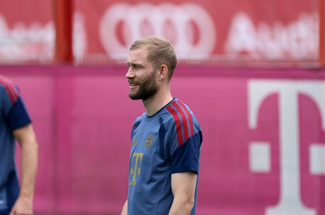 Fussball, Herren, Champions League, Saison 2025 2026, FC Bayern München, Abschlusstraining Konrad Laimer (FC Bayern München) stehend, Kopf, Oberkörper