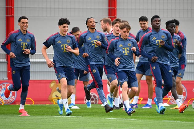 v.li:Jamal MUSIALA (Bayern Muenchen), Deniz OFLI (Bayern Muenchen),Michael OLISE (Bayern Muenchen),Tom BISCHOF (Bayern Muenchen),Lennart KARL (Bayern Muenchen),Aleksandar PAVLOVIC (Bayern Muenchen),Bara Sapoko NDIAYE (FCB), Abschlusstraining am 05.05.2026 vor dem Fussball Champions League Halbfinale FC Bayern-Muenchen - Paris Saint Germain (PSG)