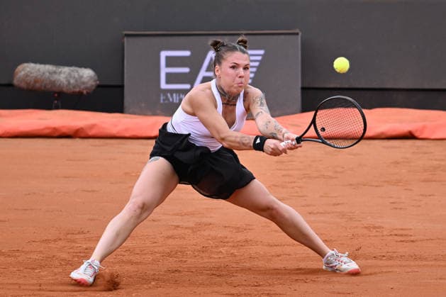 Oleksandra Ooliynkova of Ukraina in action against Petra Marcinko of Croazia during the Internazionali BNL d Italia Day One at Foro Italico on May 5, 2026 in Rome, Italy.  Copyright: xDomenicoxCippitelli IPAxSportx xipa-agency.netx xx IPA_74458482 IPA_Agency_IPA74458482