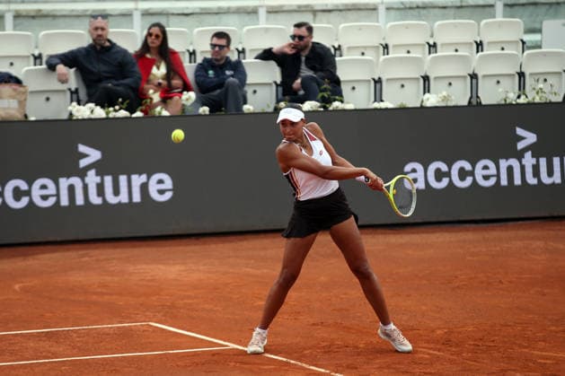 Italian Open 2026 tennis tournament ROME, ITALY - MAY 5: Turkiye’s Zeynep Sonmez (not seen) competes against Italy’s Jennifer Ruggeri during a first-round match at the WTA, Tennis Damen 1000 Italian Open held on clay courts at the Foro Italico complex in Rome, Italy, on May 5, 2026. Baris Seckin Anadolu Rome Italy. Editorial use only. Please get in touch for any other usage.  Copyright: x2026xAnadoluxBarisxSeckinx