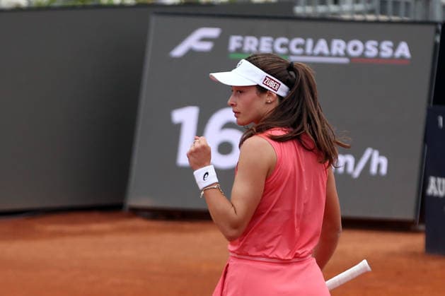 Italian Open 2026 tennis tournament ROME, ITALY - MAY 5: Turkiye’s Zeynep Sonmez competes against Italy’s Jennifer Ruggeri (not seen) during a first-round match at the WTA, Tennis Damen 1000 Italian Open held on clay courts at the Foro Italico complex in Rome, Italy, on May 5, 2026. Baris Seckin Anadolu Rome Italy. Editorial use only. Please get in touch for any other usage.  Copyright: x2026xAnadoluxBarisxSeckinx