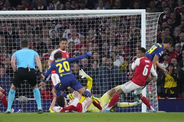 Arsenal FC v Atletico Madrid - UEFA Champions League LONDON, UNITED KINGDOM - MAY 5: Giuliano Simeone centre-forward of Atletico de Madrid and Argentina and Declan Rice central midfield of Arsenal and England compete for the ball during the UEFA Champions League 2025 26 Semi Final Second Leg match between Arsenal FC and Atletico de Madrid at Arsenal Stadium on May 5, 2026 in London, United Kingdom. Jose Hernandez Anadolu London United Kingdom. Editorial use only. Please get in touch for any other usage.  Copyright: x2026xAnadoluxJosexHernandezx