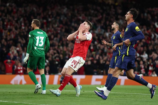 London, England, 5th May 2026. Viktor Gyokeres of Arsenal reacts after he shoots at goal but fails to score during the Arsenal vs Atletico Madrid UEFA Champions League match at the Emirates Stadium, London. Picture credit should read: David Klein Sportimage EDITORIAL USE ONLY. No use with unauthorised audio, video, data, fixture lists, club league logos or live services. Online in-match use limited to 120 images, no video emulation. No use in betting, games or single club league player publications. SPI_118_DK_Arsenal_Athletico_Madrid SPI-4781-0118