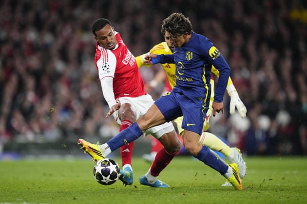 Arsenal FC v Atletico Madrid - UEFA Champions League LONDON, UNITED KINGDOM - MAY 5: Giuliano Simeone centre-forward of Atletico Madrid and Argentina and Gabriel centre-back of Arsenal and Brazil compete for the ball during the UEFA Champions League 2025 26 Semi Final Second Leg match between Arsenal FC and Atletico Madrid at Arsenal Stadium on May 5, 2026 in London, United Kingdom. Jose Hernandez Anadolu London United Kingdom. Editorial use only. Please get in touch for any other usage.  Copyright: x2026xAnadoluxJosexHernandezx