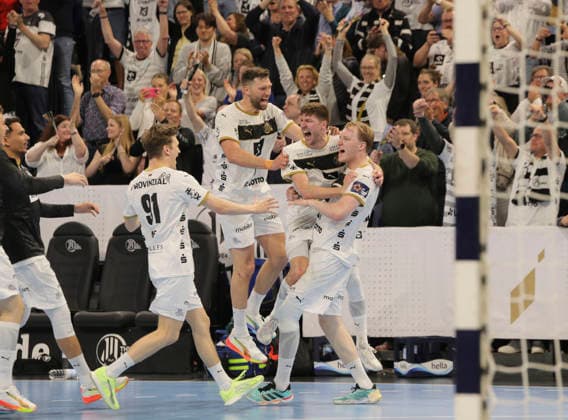photo : Jubel nach dem Schlußpfiff bei den Spielern aus Kiel , freut sich mit Lukas ZERBE (Kiel) und links ... Harald Reinkind Handball Herren am Di. 05.05.2026 Mens EHF European League , THW Kiel - RK Nexe Nasice