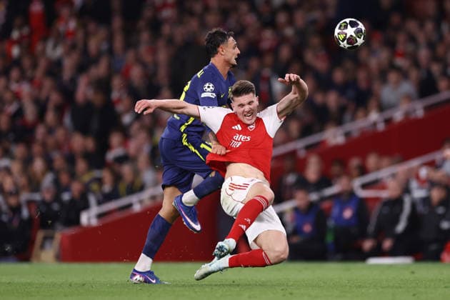Arsenal v Atletico Madrid 05 May 2026, London - UEFA Champions League - Semi Final - Second Leg - Arsenal v Atletico Madrid - Marc Pubill of Atletico Madrid and Viktor Gyokeres of Arsenal - Photo: Jacques Feeney Offside. London UK Copyright: xJacquesxFeeneyx xOffsidexOffside