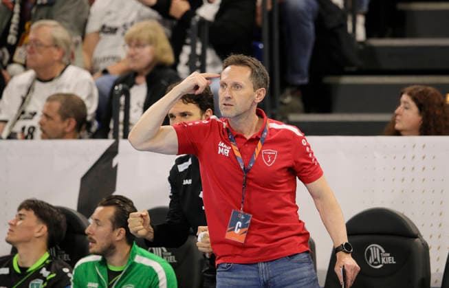 photo : Aufregung bei Co-Trainer Mario BLAZEVIC (Nasice) Handball Herren am Di. 05.05.2026 Mens EHF European League , THW Kiel - RK Nexe Nasice