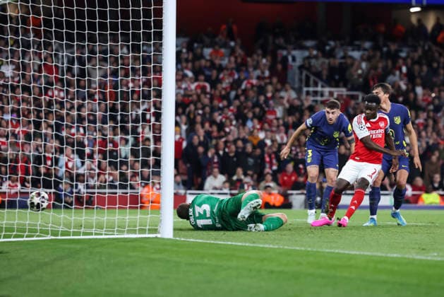 May 5, 2026, London, London, England: Bukayo Saka of Arsenal FC shoot to goal during the UEFA Champions League 2025 26 Semi Final Second Leg match between Arsenal FC and Atletico de Madrid at Emirates Stadium on May 05, 2026, in London, England. London England - ZUMAa181 20260505_zaa_a181_177 Copyright: xDennisxAgyemanx