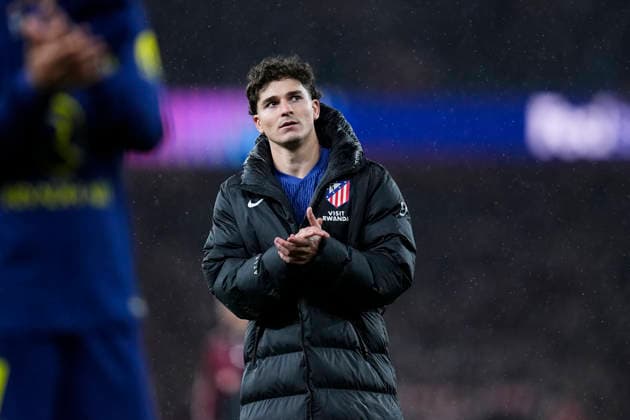 May 5, 2026, London, London, England: Julian Alvarez of Atletico de Madrid looks dejected after the team s defeat in the UEFA Champions League 2025 26 Semi Final Second Leg match between Arsenal FC and Atletico de Madrid at Emirates Stadium on May 05, 2026, in London, England. London England - ZUMAa181 20260505_zaa_a181_303 Copyright: xDennisxAgyemanx
