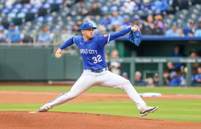MAY 5, 2026: Kansas City Royals starting pitcher Stephen Kolek (32) throws a pitch against the Cleveland Guardians at Kauffman Stadium in Kansas City, MO. CSM Kansas City United States - ZUMAc04_ 20260505_zma_c04_127 Copyright: xRomanxPunox