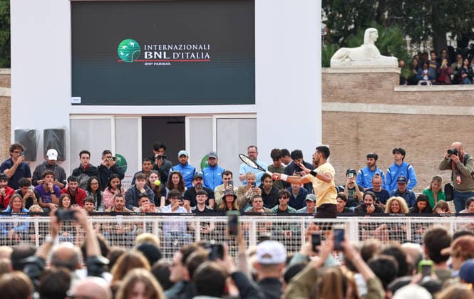 (260506) -- ROME, May 6, 2026 -- Novak Djokovic of Serbia attends a training session before the ATP, Tennis Herren Italian Open on a temporary clay tennis court at Piazza del Popolo in Rome, Italy, May 5, 2026. ) (SP)ITALY-ROME-TENNIS-ATP-ITALIAN OPEN-NOVAK DJOKOVIC-TRAINING WangxKaiyan 