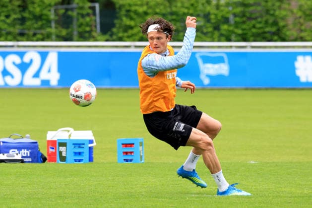 DEU, DFL, 2. FBL Hertha BSC, Training, 06.05.2026, Sportforum, Berlin, DEU, DFL, 2. FBL Hertha BSC, Training, im Bild Fabian Reese (Hertha BSC Berlin 11) DFL - regulations prohibit any use of Photographs as image sequences and or quasi-video *** DEU, DFL, 2 FBL Hertha BSC, Training, 06 05 2026, Sportforum, Berlin, DEU, DFL, 2 FBL Hertha BSC, Training, im Bild Fabian Reese Hertha BSC Berlin 11 DFL regulations prohibit any use of Photographs as image sequences and or quasi video nordphotoxGmbHx xEngler nph00076
