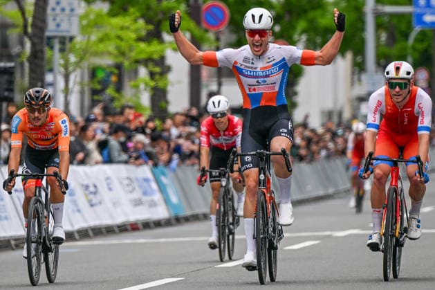 James Gardner Wins The 2026 Wakayama Castle Criterium WAKAYAMA, JAPAN - MAY 6: James Gardner of Terengganu Cycling Team celebrates as he crosses the finish line to win the Wakayama Castle Criterium, the opening pre-event of the 26th Tour de Kumano, on May 6, 2026, in Wakayama City, Japan. Gardner spearheaded a successful breakaway to claim victory ahead of Cameron Scott (R) of Li Ning Star and Elliot Schultz (L) of Victoire Hiroshima in the 30km high-speed race held on Keyaki Avenue. Wakayama Japan  Copyright: xArturxWidakx originalFilename:widak-jamesgar260506_npRyM.jpg